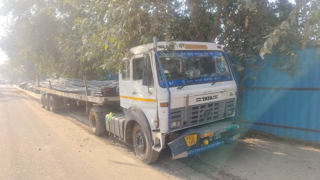 03 accused arrested in the case of robbery of an iron rodloaded trucktrolley near Landran Chowk